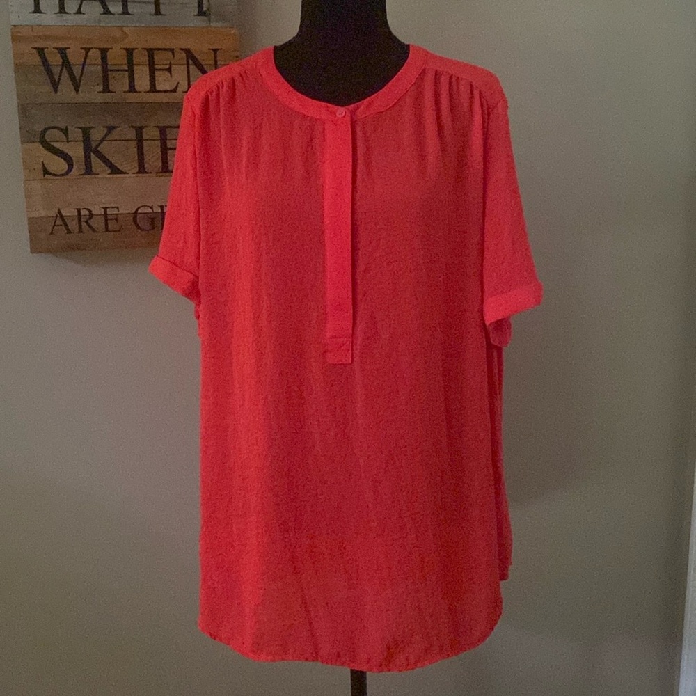 EVRI short sleeved blouse in rich coral  Sz 2X
